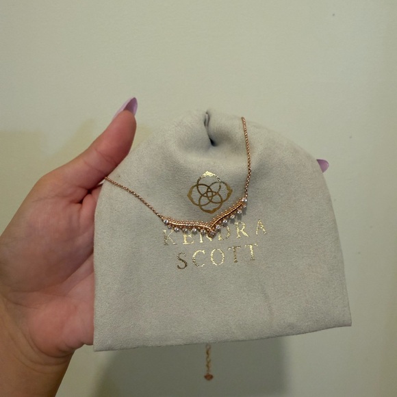 Kendra Scott Necklace🌹💛 - Picture 1 of 3